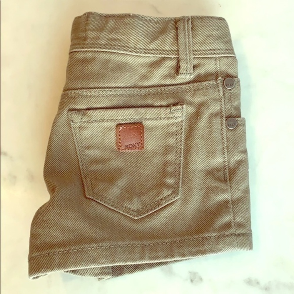 Roxy 3T shorts never worn!